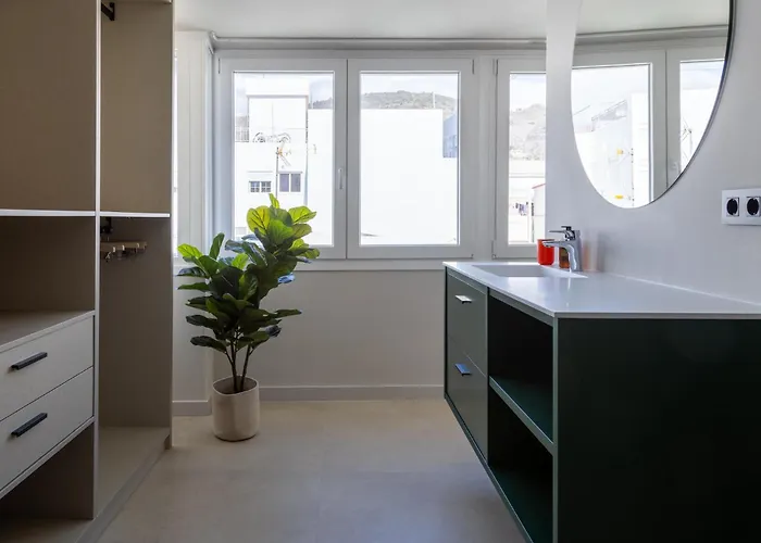 Luminoso ático En El Centro Appartamento