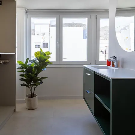 Luminoso ático En El Centro Appartamento